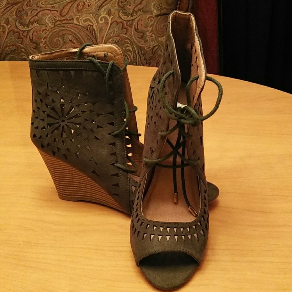 Wedges - Picture 3 of 3